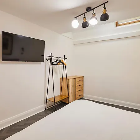 Host & Stay - Queen Square Hideaway Liverpool Exterior photo