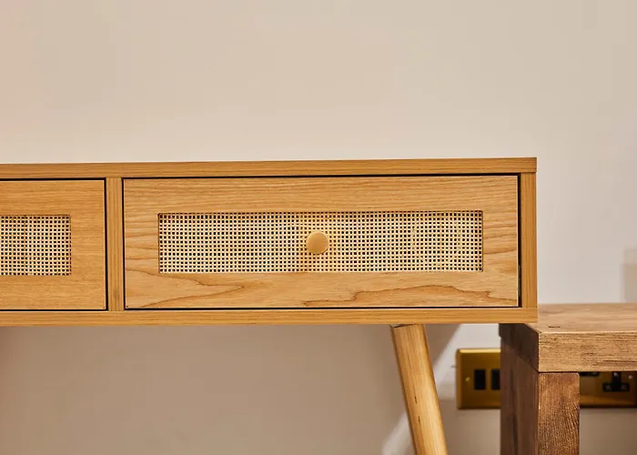 Host & Stay - Queen Square Hideaway
